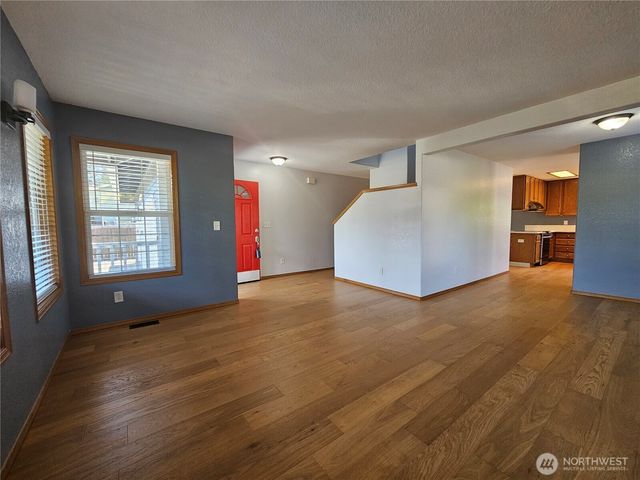 20414 2nd Avenue E, Spanaway, WA 98387