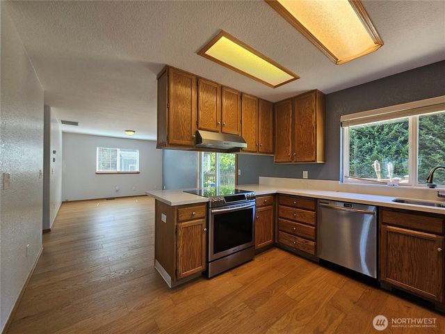 20414 2nd Avenue E, Spanaway, WA 98387