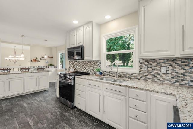 4575 Eagle Crest Rd NW, Salem, OR 97304