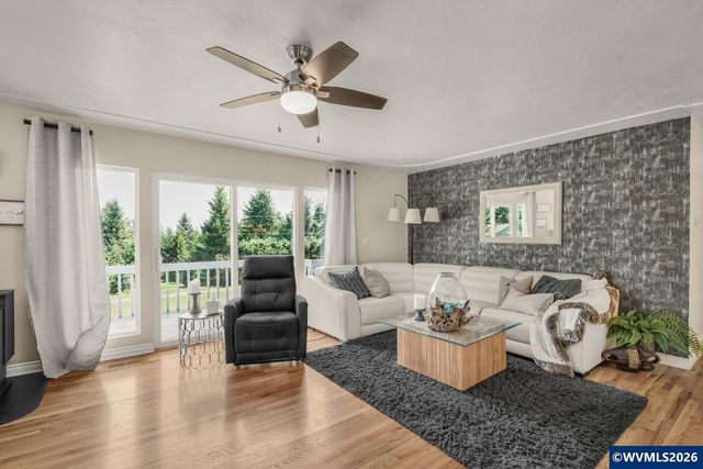 4575 Eagle Crest Rd NW, Salem, OR 97304
