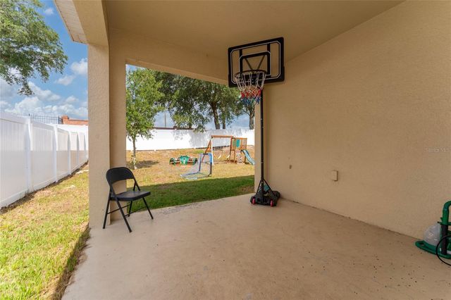 1209 STRATTON AVENUE, Groveland, FL 34736