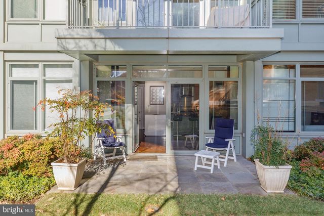 2425 L St NW Apt 211, Washington, DC 20037