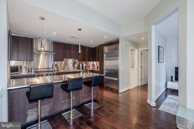 2425 L St NW Apt 211, Washington, DC 20037