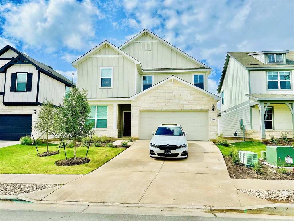 1601 Holly Lake DR, Leander, TX 78641