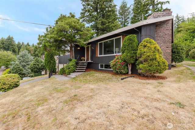 3828 Harbel Drive NE, Bremerton, WA 98310