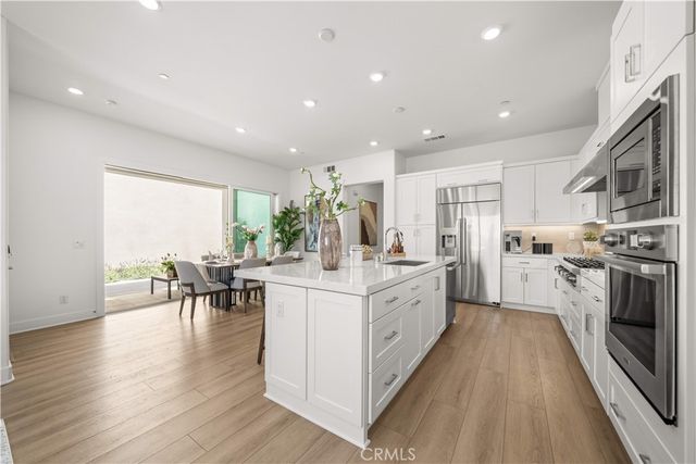 608 Chinon, Irvine, CA 92618