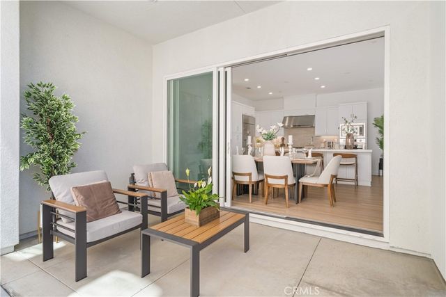 608 Chinon, Irvine, CA 92618