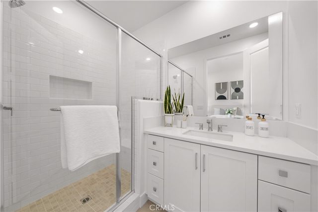 608 Chinon, Irvine, CA 92618