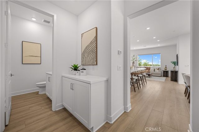 608 Chinon, Irvine, CA 92618