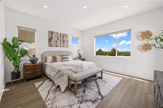 608 Chinon, Irvine, CA 92618