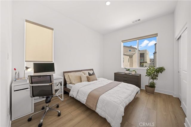 608 Chinon, Irvine, CA 92618