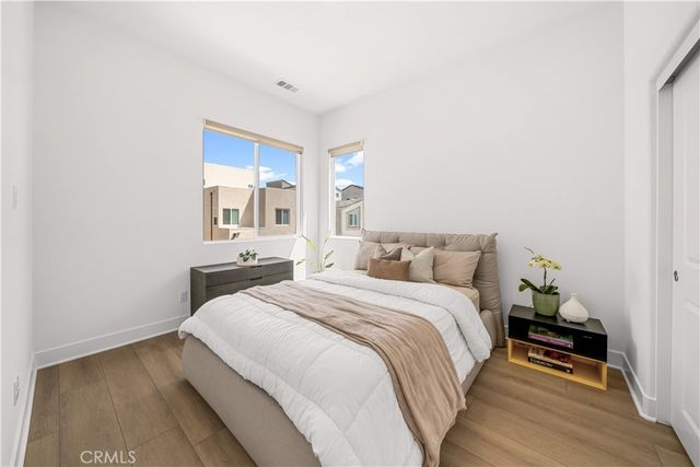 608 Chinon, Irvine, CA 92618