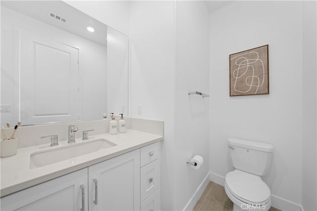 608 Chinon, Irvine, CA 92618