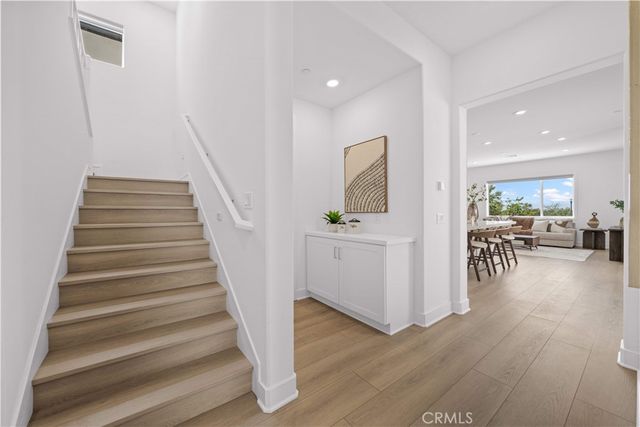 608 Chinon, Irvine, CA 92618