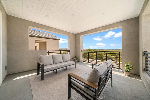608 Chinon, Irvine, CA 92618