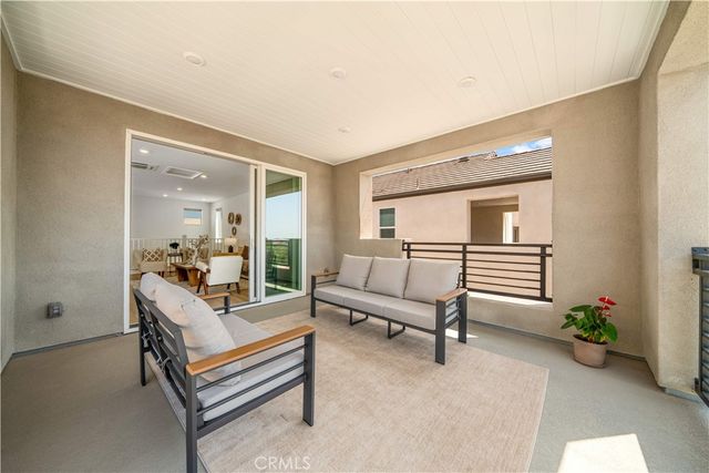 608 Chinon, Irvine, CA 92618