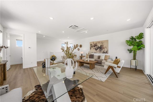 608 Chinon, Irvine, CA 92618