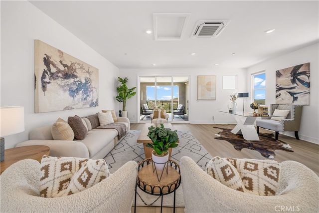 608 Chinon, Irvine, CA 92618