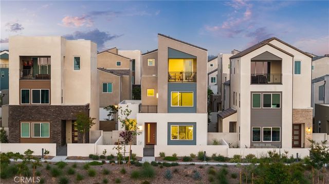 608 Chinon, Irvine, CA 92618