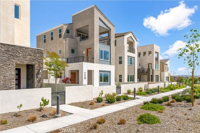 608 Chinon, Irvine, CA 92618