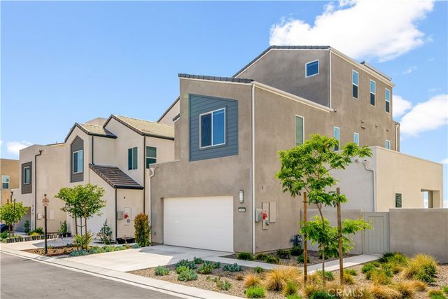 608 Chinon, Irvine, CA 92618