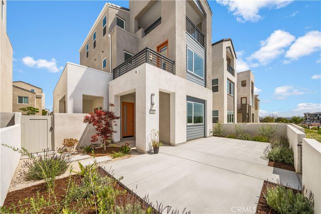 608 Chinon, Irvine, CA 92618