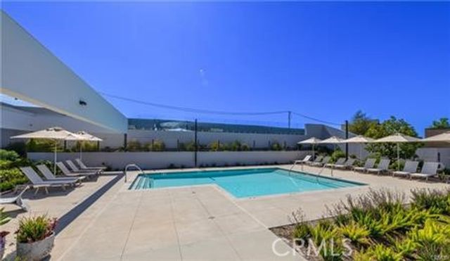 608 Chinon, Irvine, CA 92618