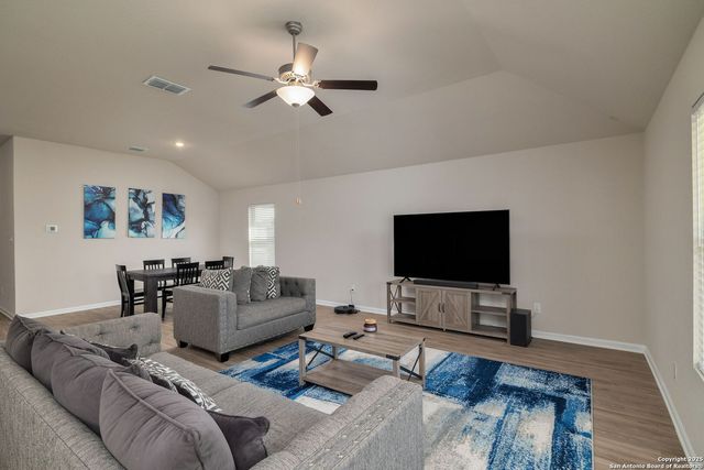 7043 Diamond, San Antonio, TX 78242