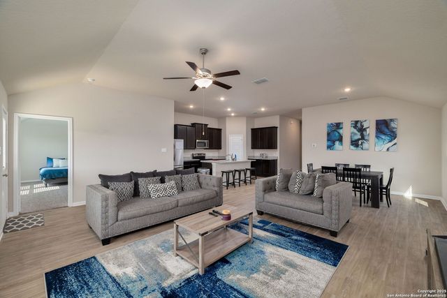 7043 Diamond, San Antonio, TX 78242