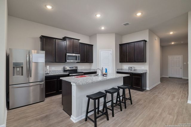 7043 Diamond, San Antonio, TX 78242