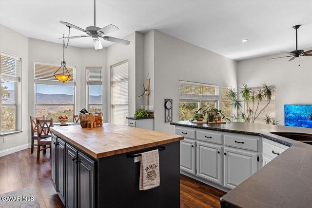 25901 Columbia Way, Tehachapi, CA 93561