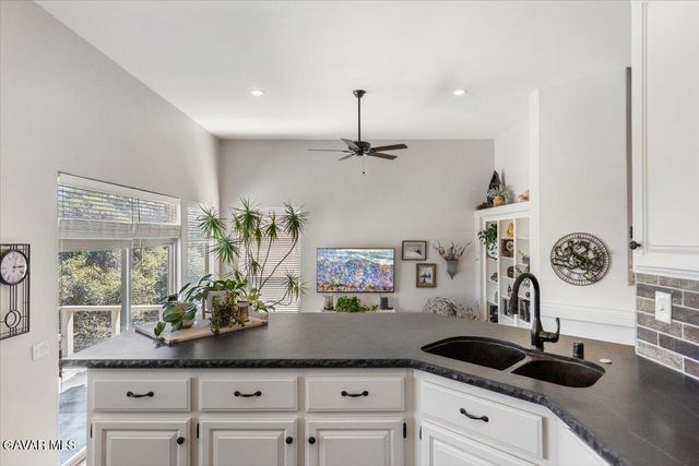 25901 Columbia Way, Tehachapi, CA 93561
