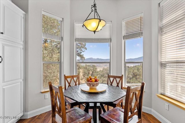 25901 Columbia Way, Tehachapi, CA 93561