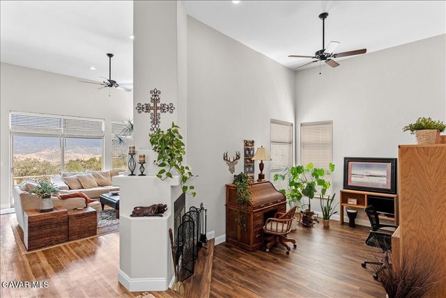 25901 Columbia Way, Tehachapi, CA 93561