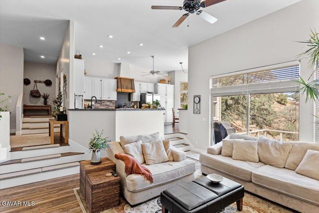 25901 Columbia Way, Tehachapi, CA 93561
