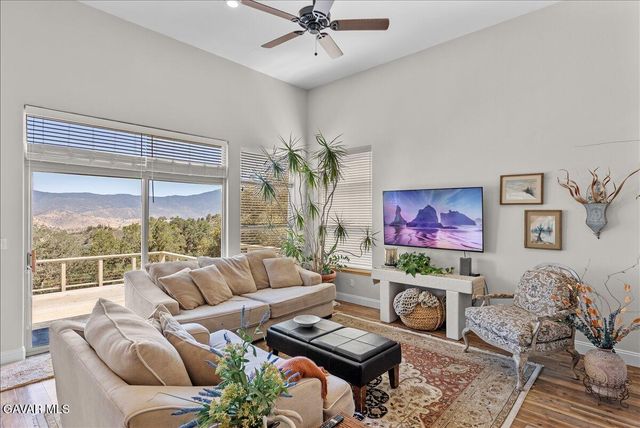 25901 Columbia Way, Tehachapi, CA 93561