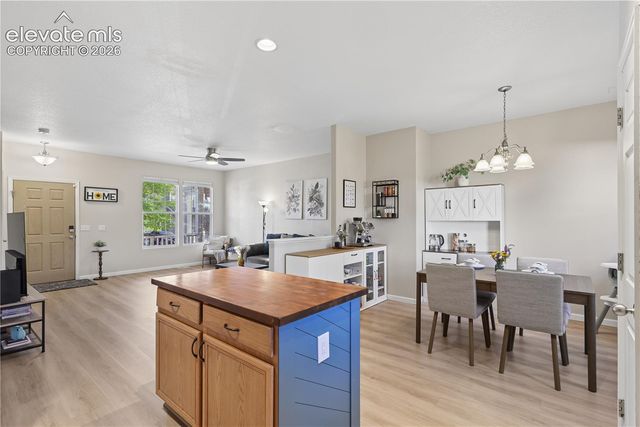 2152 Creekridge Point, Colorado Springs, CO 80910