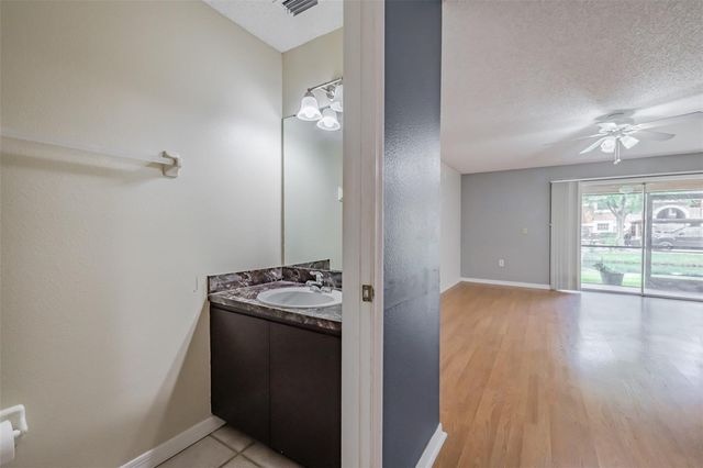 14643 PAR CLUB CIRCLE 14643, Tampa, FL 33618