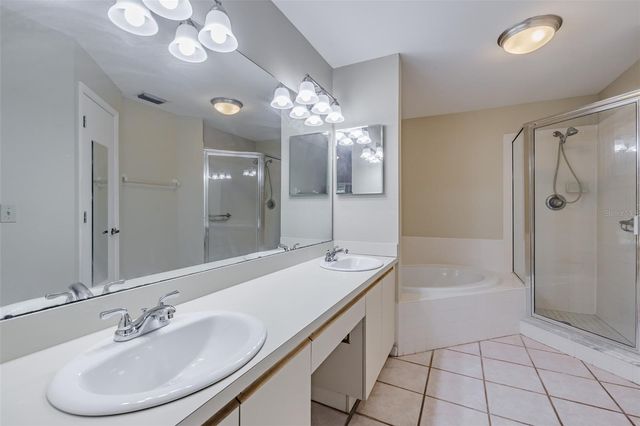 14643 PAR CLUB CIRCLE 14643, Tampa, FL 33618