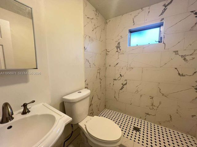 2661 NW 33rd St, Miami, FL 33142