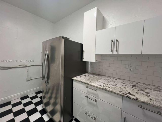 2661 NW 33rd St, Miami, FL 33142