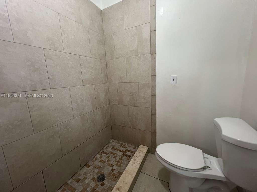 2661 NW 33rd St, Miami, FL 33142