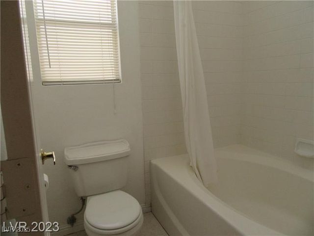 7621 ROCKFIELD Drive, Las Vegas, NV 89128