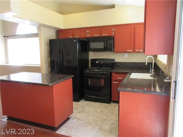 7621 ROCKFIELD Drive, Las Vegas, NV 89128