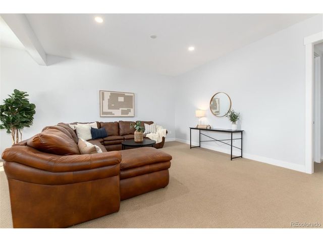 372 Castlemaine Ct, Castle Rock, CO 80104