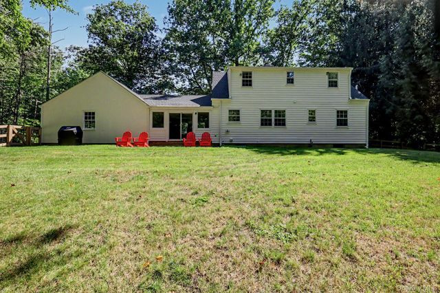 15 Westchester Avenue, Pound Ridge, NY 10576