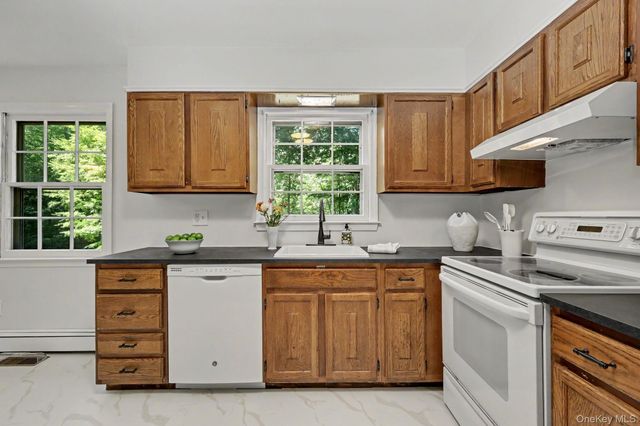 15 Westchester Avenue, Pound Ridge, NY 10576