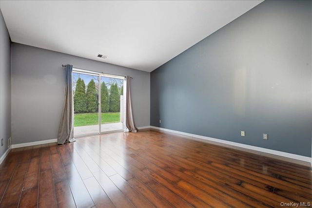 23 Sandy Hill Road, Commack, NY 11725