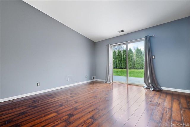 23 Sandy Hill Road, Commack, NY 11725