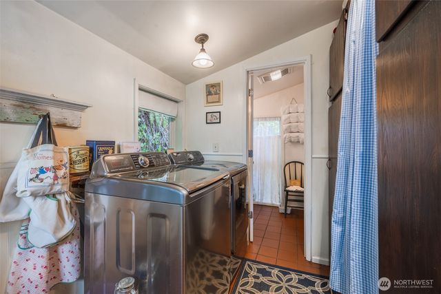 100 Alder St, Wilkeson, WA 98396